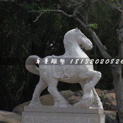 坐騎石雕，公園石雕馬