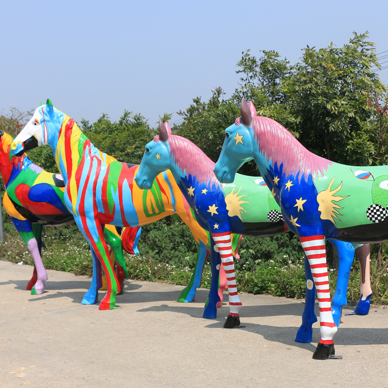 玻璃鋼彩繪馬雕塑，公園擺件 (2)